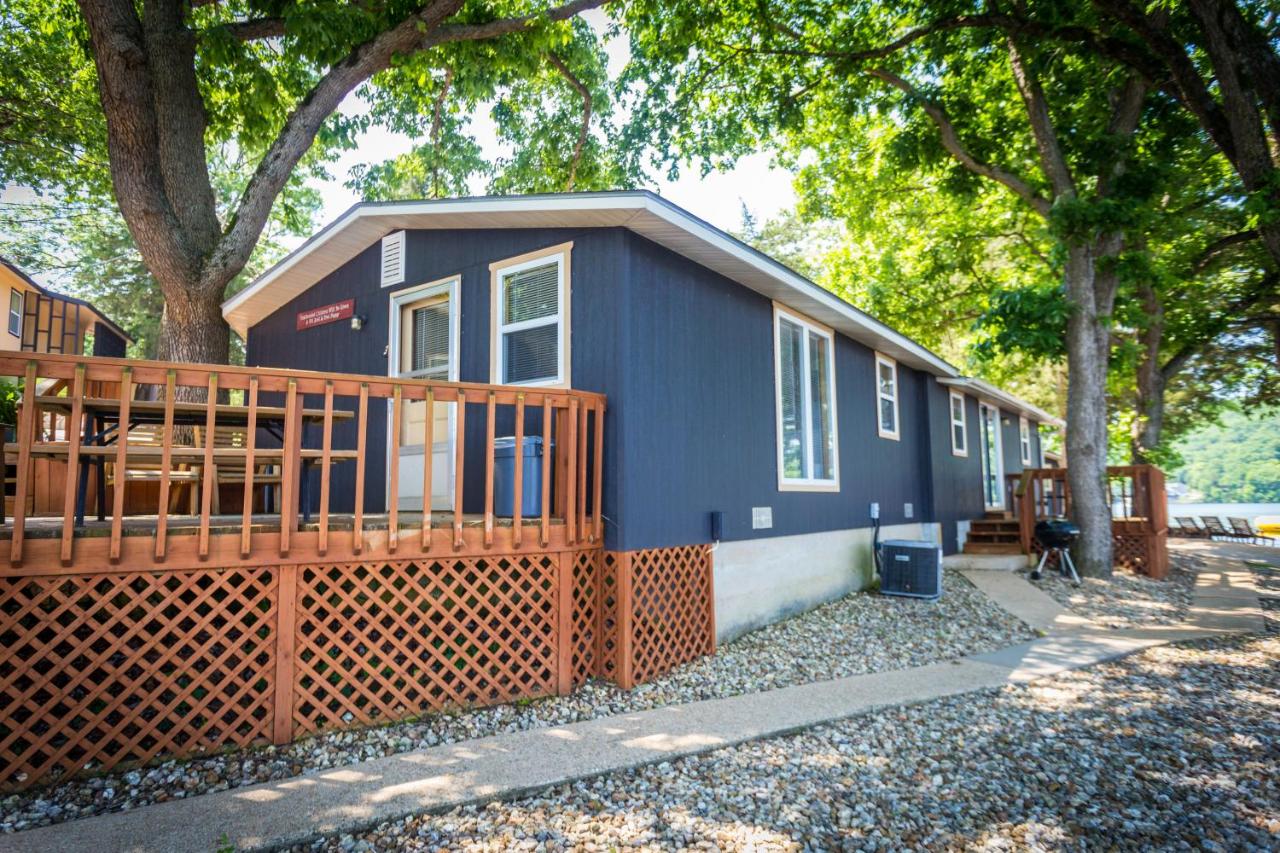 Two-Bedroom Deluxe Cabin at Point View Resort