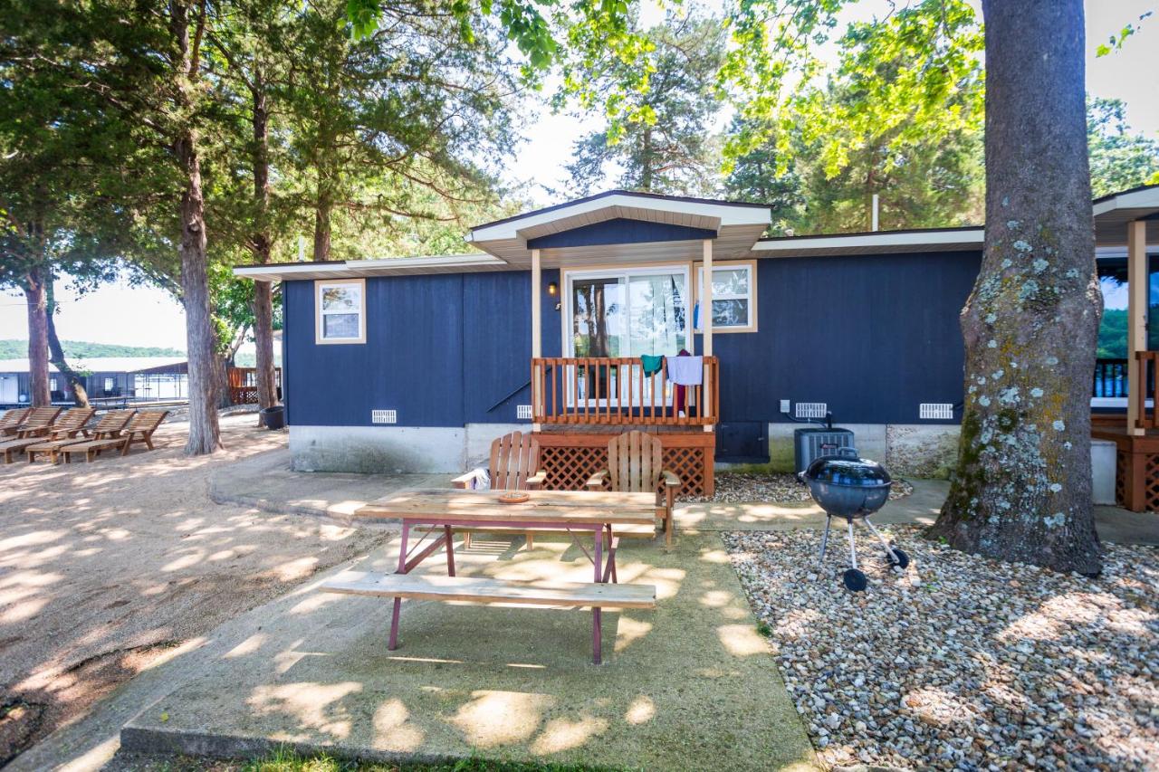 Three-Bedroom Deluxe Cabin at Point View Resort