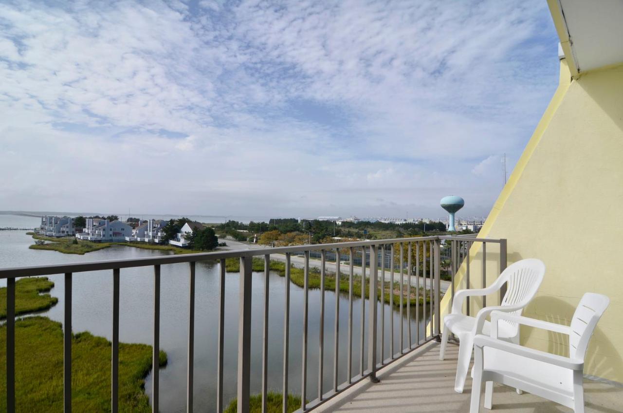 Queen Room with Balcony at Sea Bay Hotel