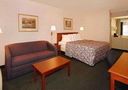 King Room - Smoking at Quality Inn Roanoke near Lake Gaston