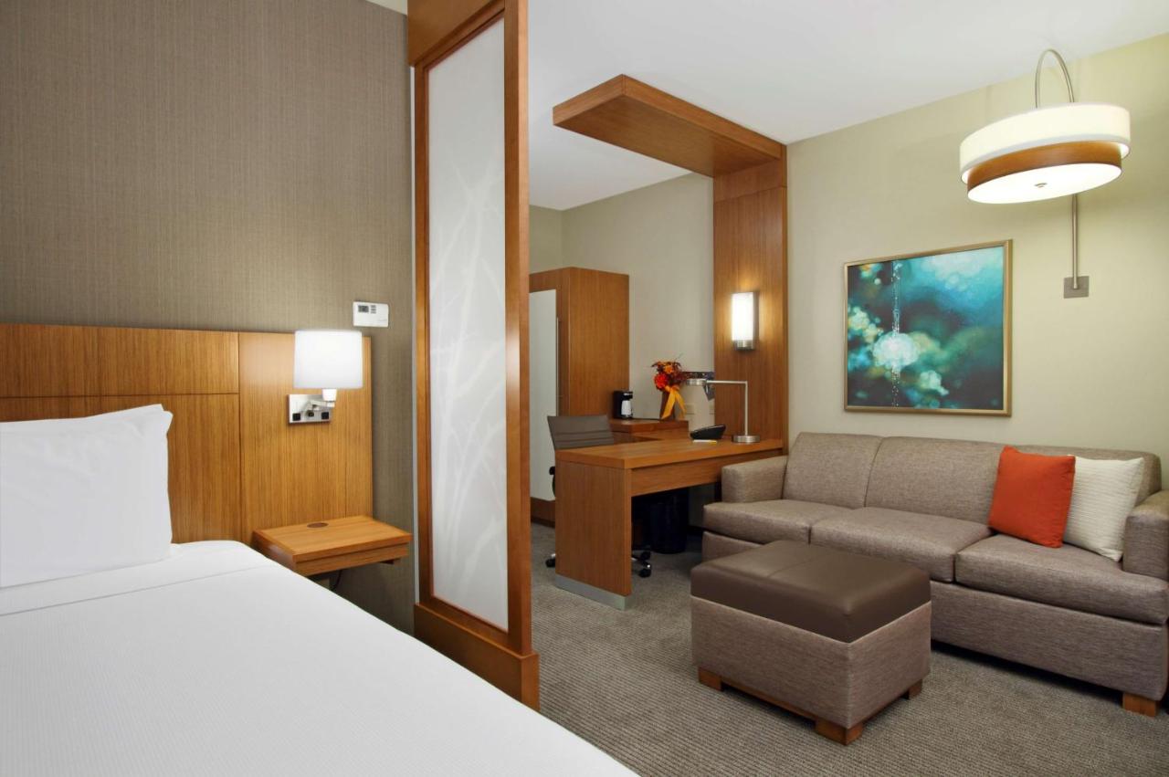 King Suite with Roll-in-Shower - Accessible at Hyatt Place Houston/Katy