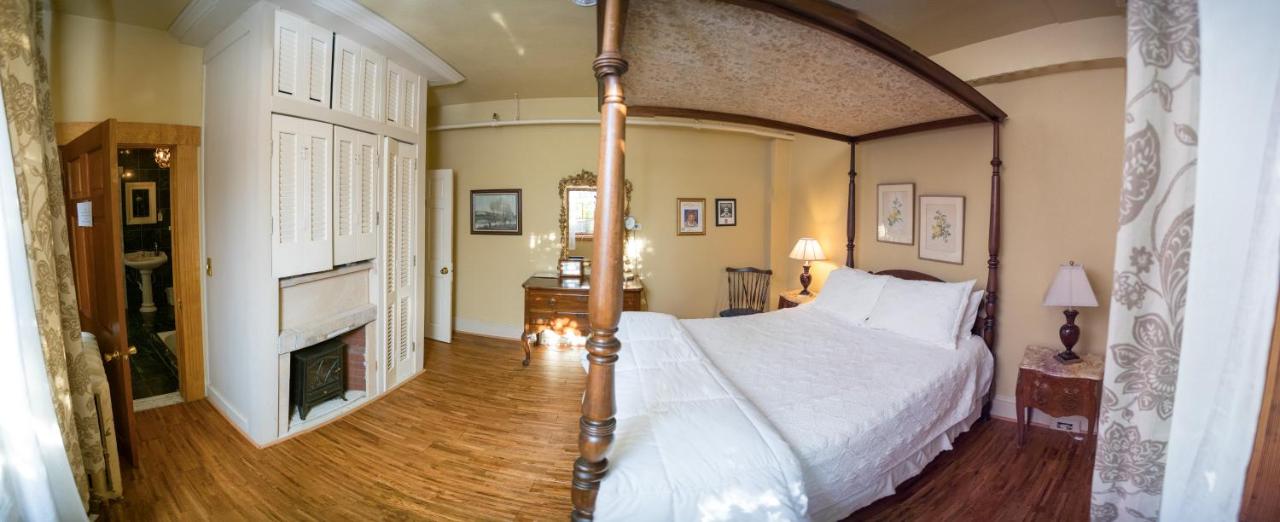 | The Outing lodge