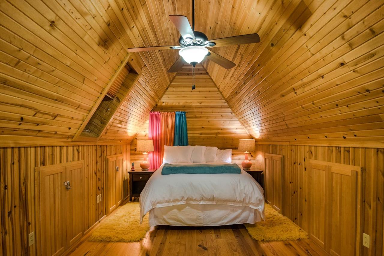 | Still Point Cabin