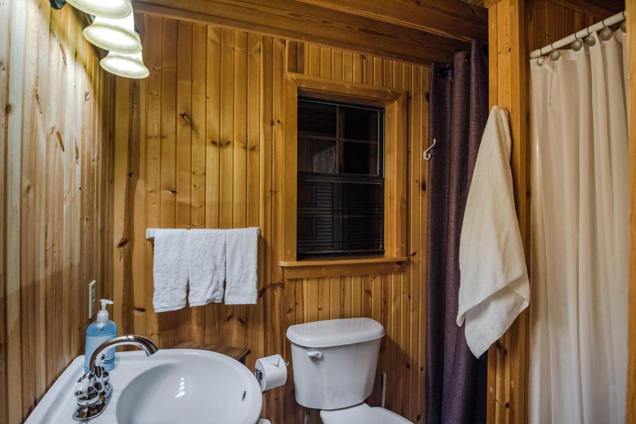 | Still Point Cabin