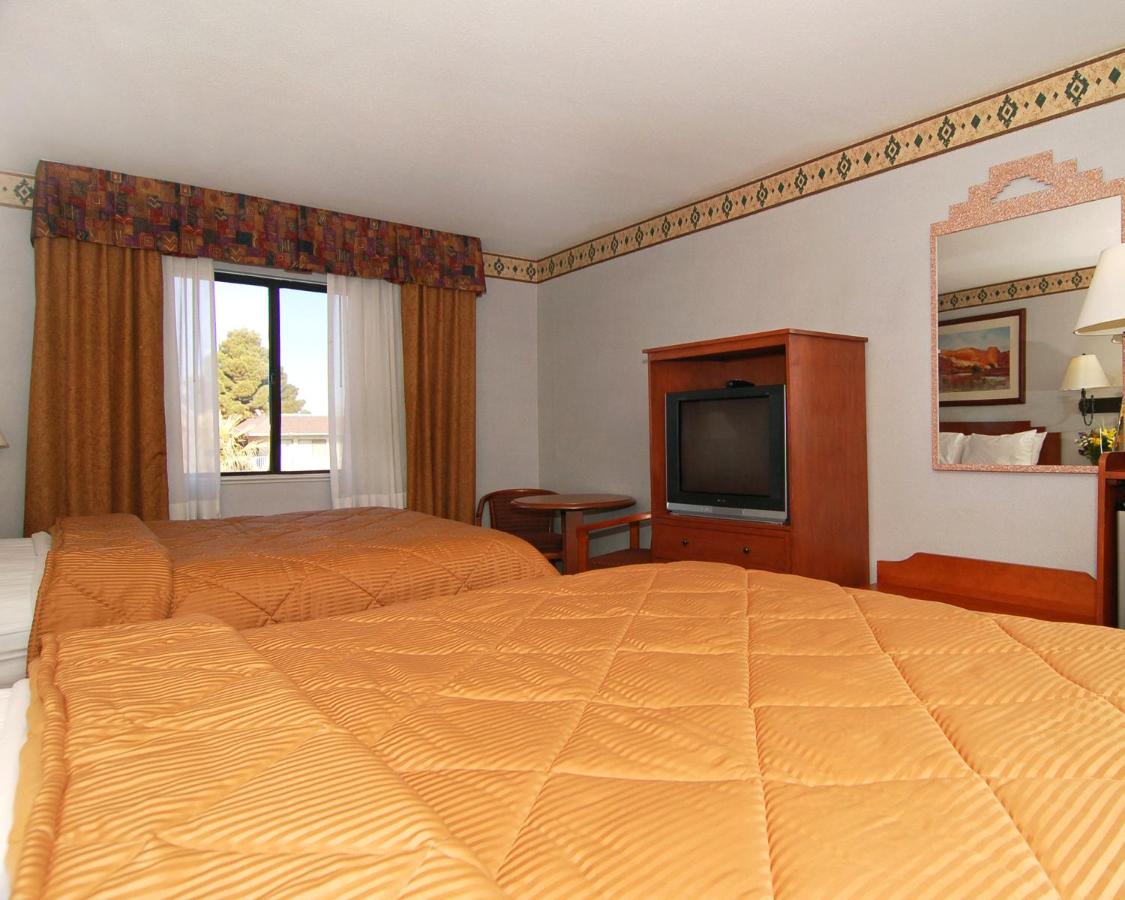 Queen Room with Two Queen Beds - Non-Smoking at Econo Lodge Las Cruces University Area