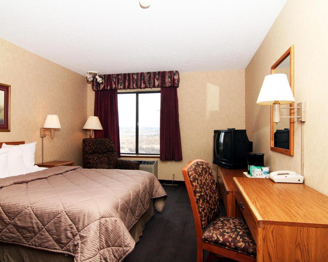 Queen Room - Non-Smoking at Quality Inn Raton, NM