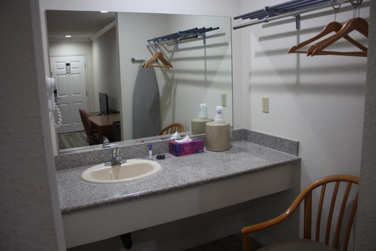 | Value Inn & Suites