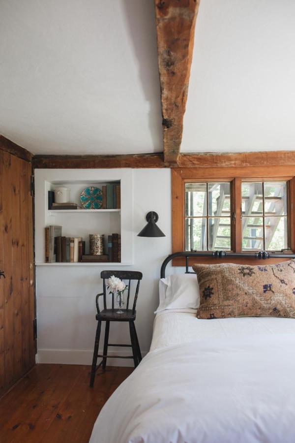  | Squire Tarbox Inn