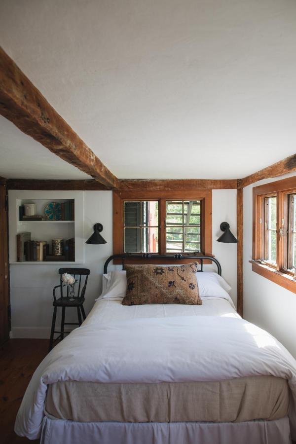  | Squire Tarbox Inn