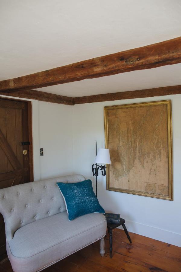  | Squire Tarbox Inn