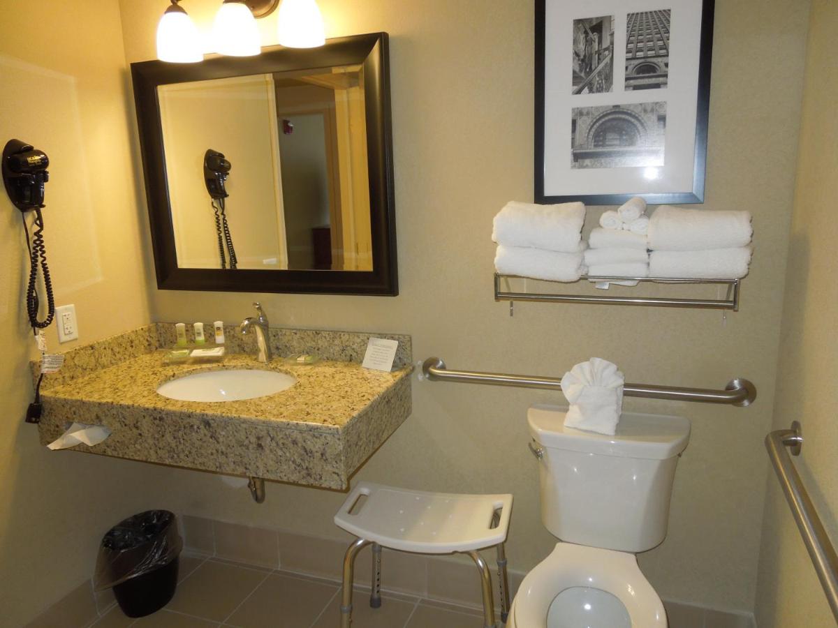 Queen Room with Two Queen Beds - Disability Access at Country Inn & Suites by Radisson, Buffalo South I-90, NY