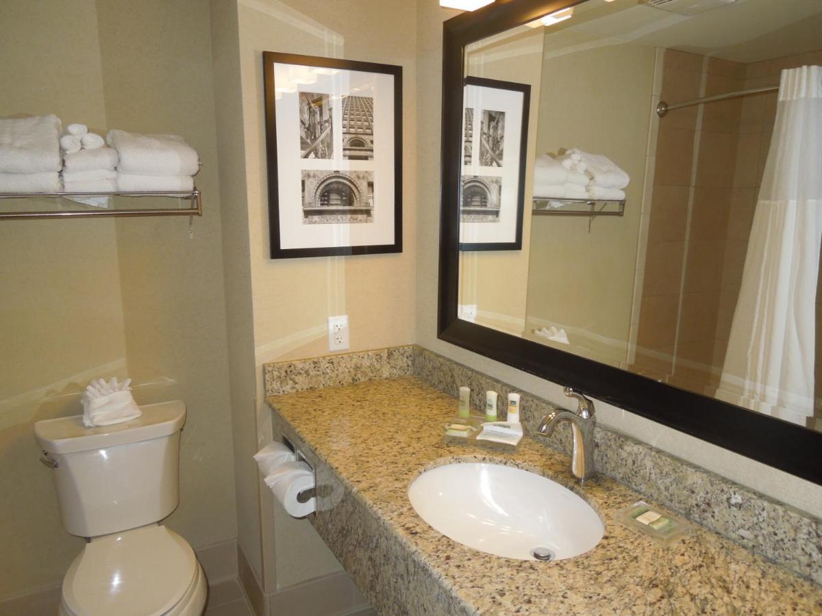  | Country Inn & Suites by Radisson, Buffalo South I-90, NY