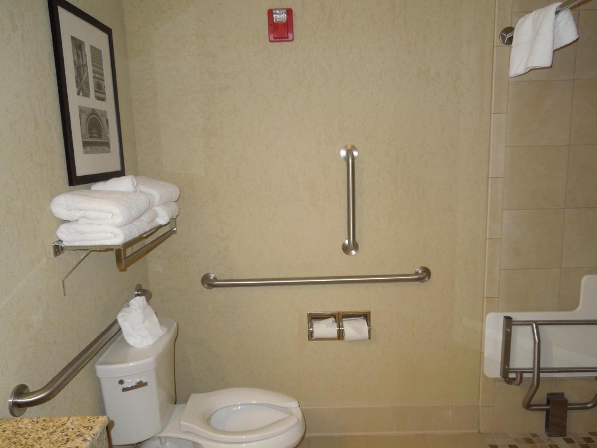 King Suite - Disability Access at Country Inn & Suites by Radisson, Buffalo South I-90, NY