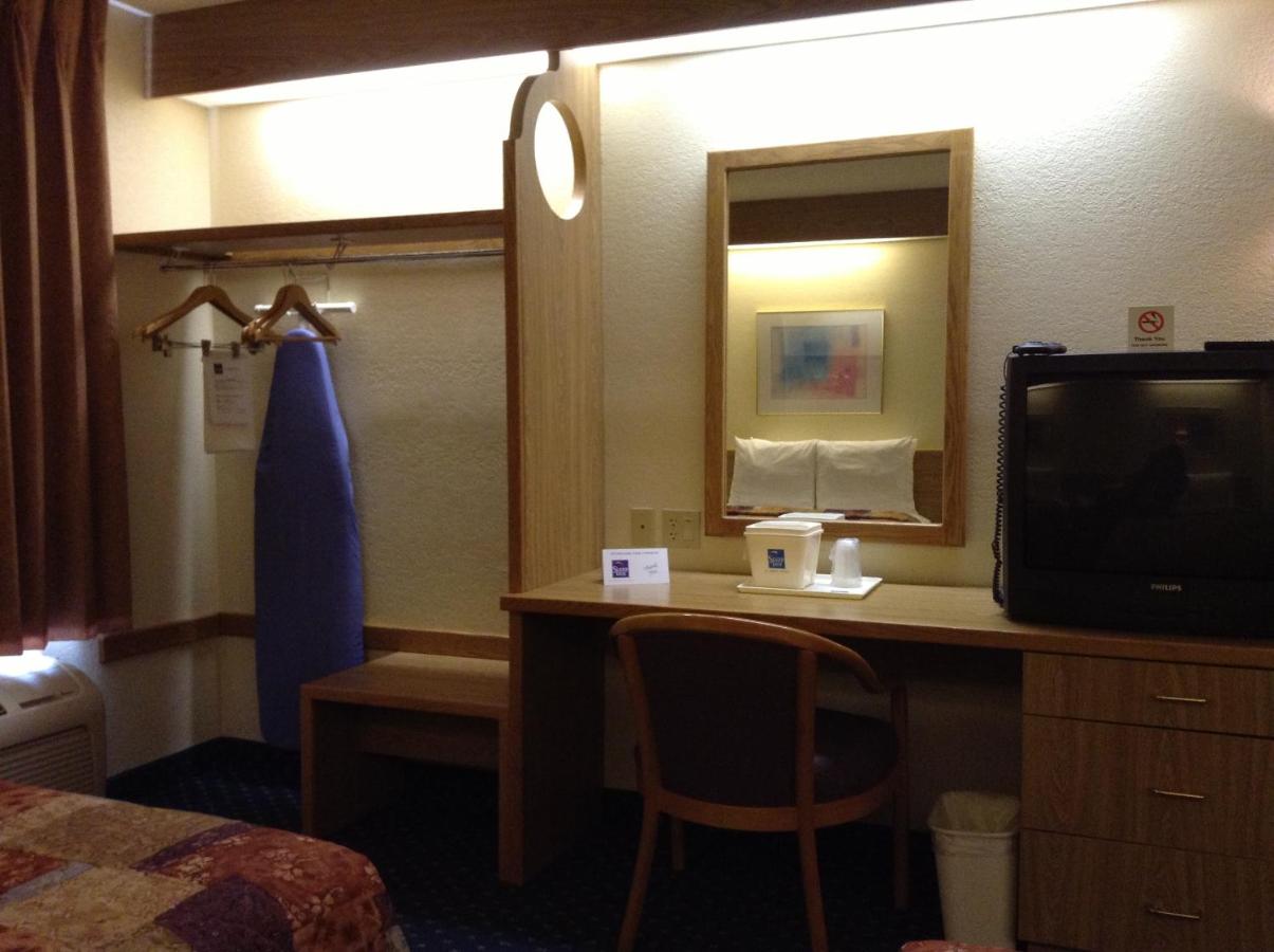 Deluxe Double Room with Two Double Beds - Non-Smoking at Econo Lodge Denver International Airport