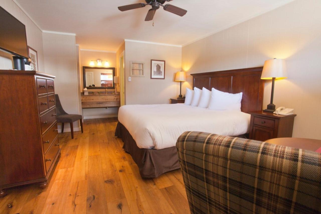 King Room at Nordic Inn