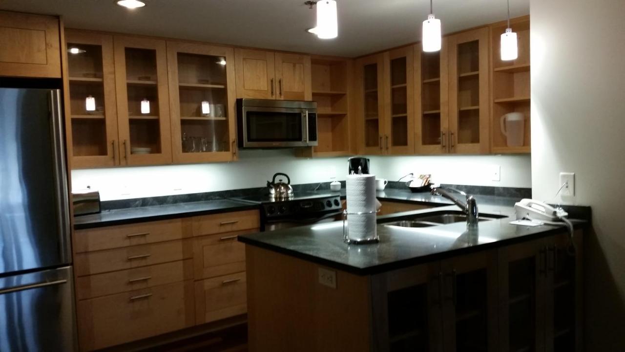 Deluxe Apartment at Grand Eastonian Hotel & Suites