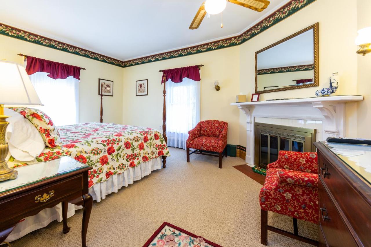 | The Elmhurst Inn