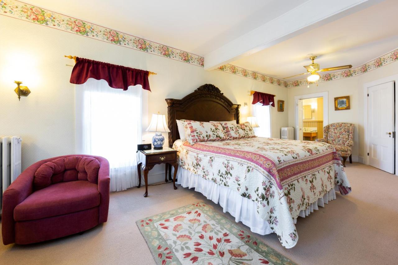 | The Elmhurst Inn