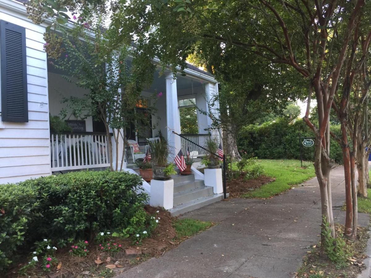  | Magnolia Cottage Bed and Breakfast