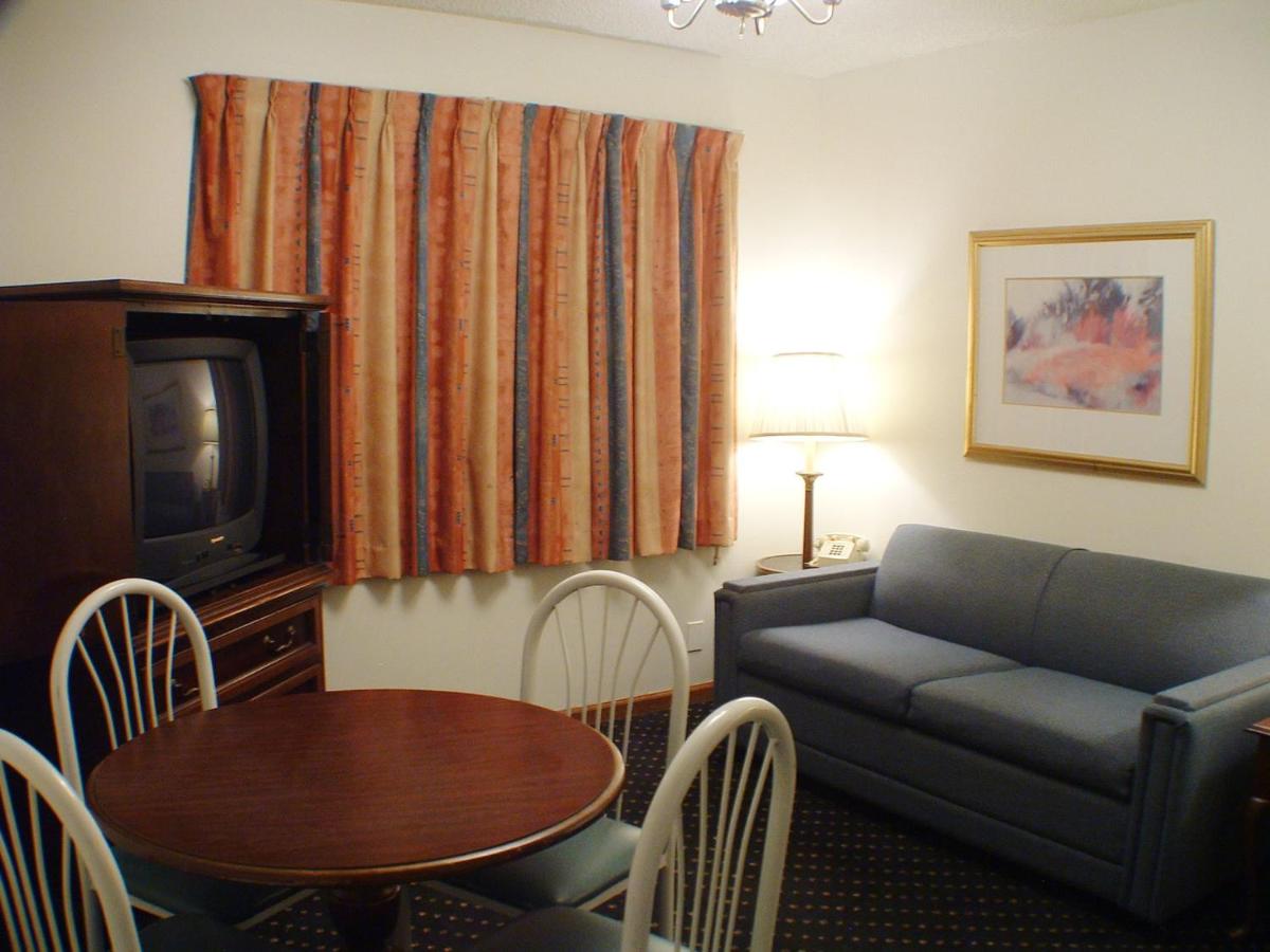 Deluxe One-Bedroom Suite at Calypso Boutique Hotel