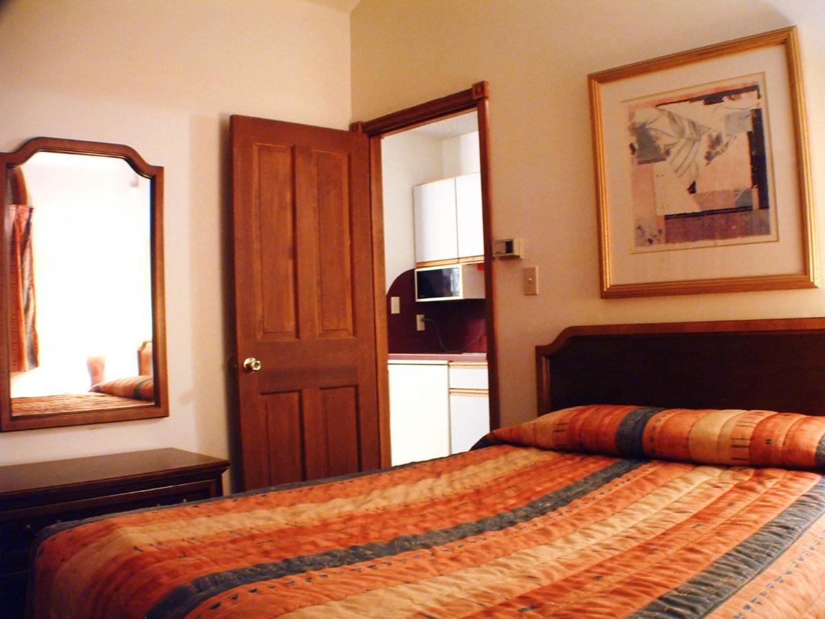 Deluxe One-Bedroom Suite at Calypso Boutique Hotel