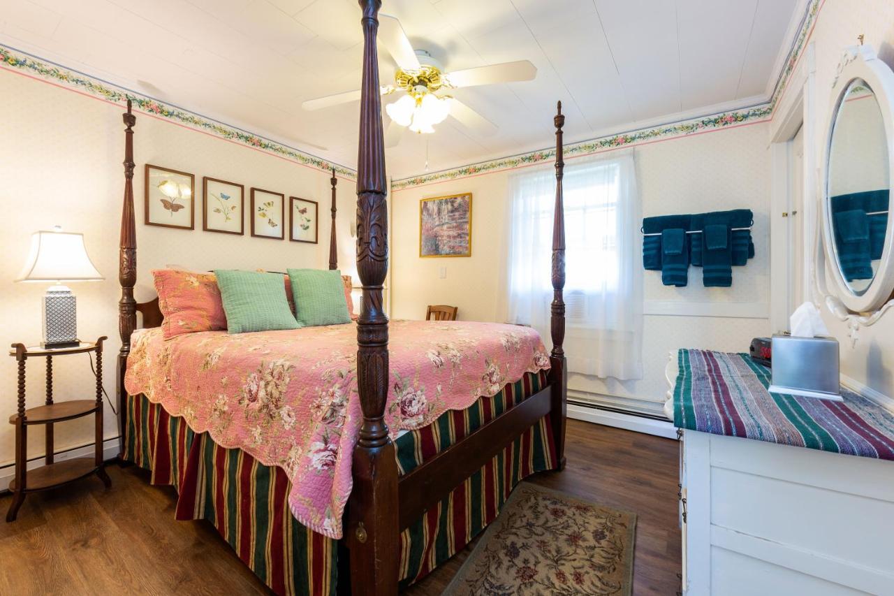 | The Elmhurst Inn