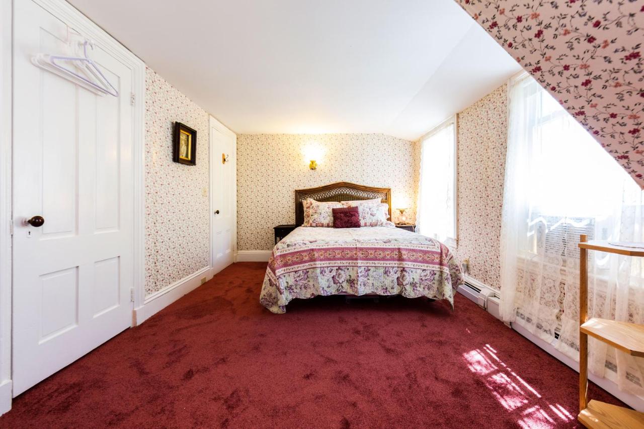 | The Elmhurst Inn