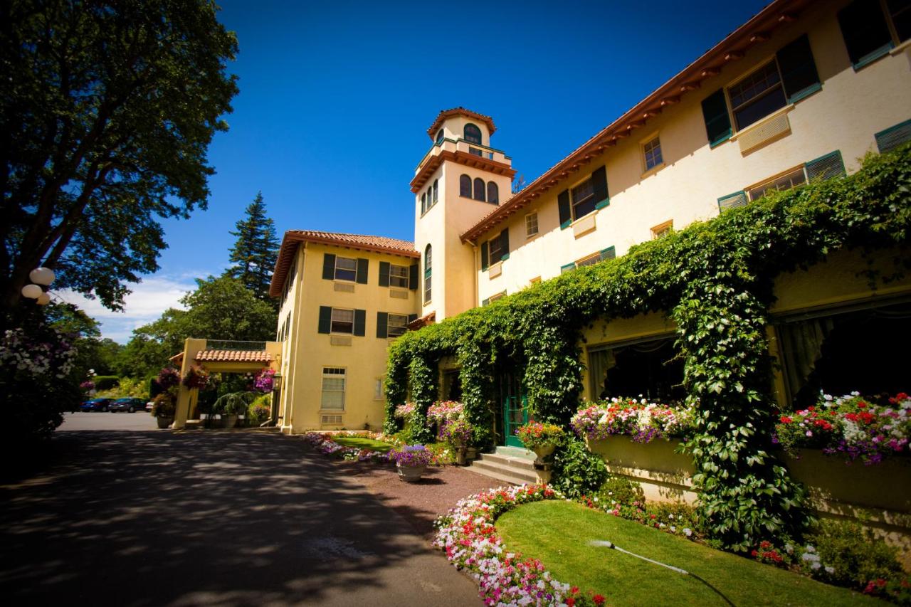  | Columbia Gorge Hotel and Spa