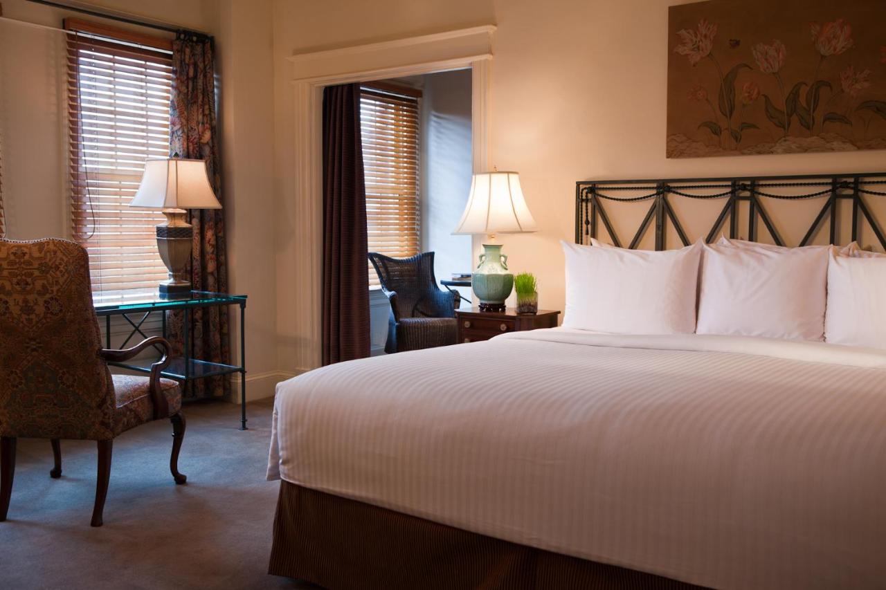 | Hotel Lombardy