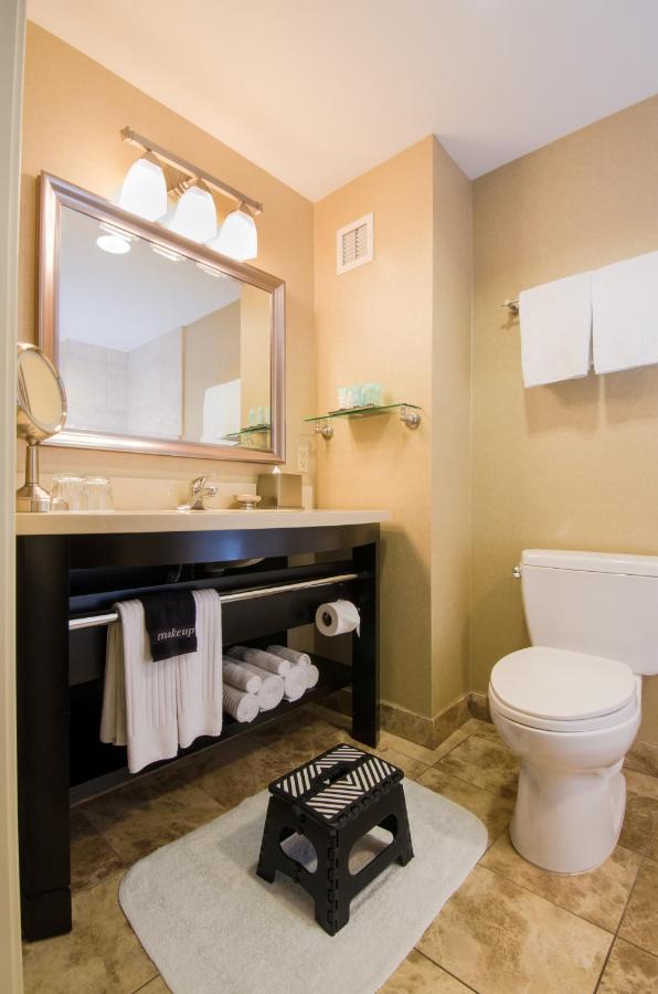 Signature King at West Inn & Suites