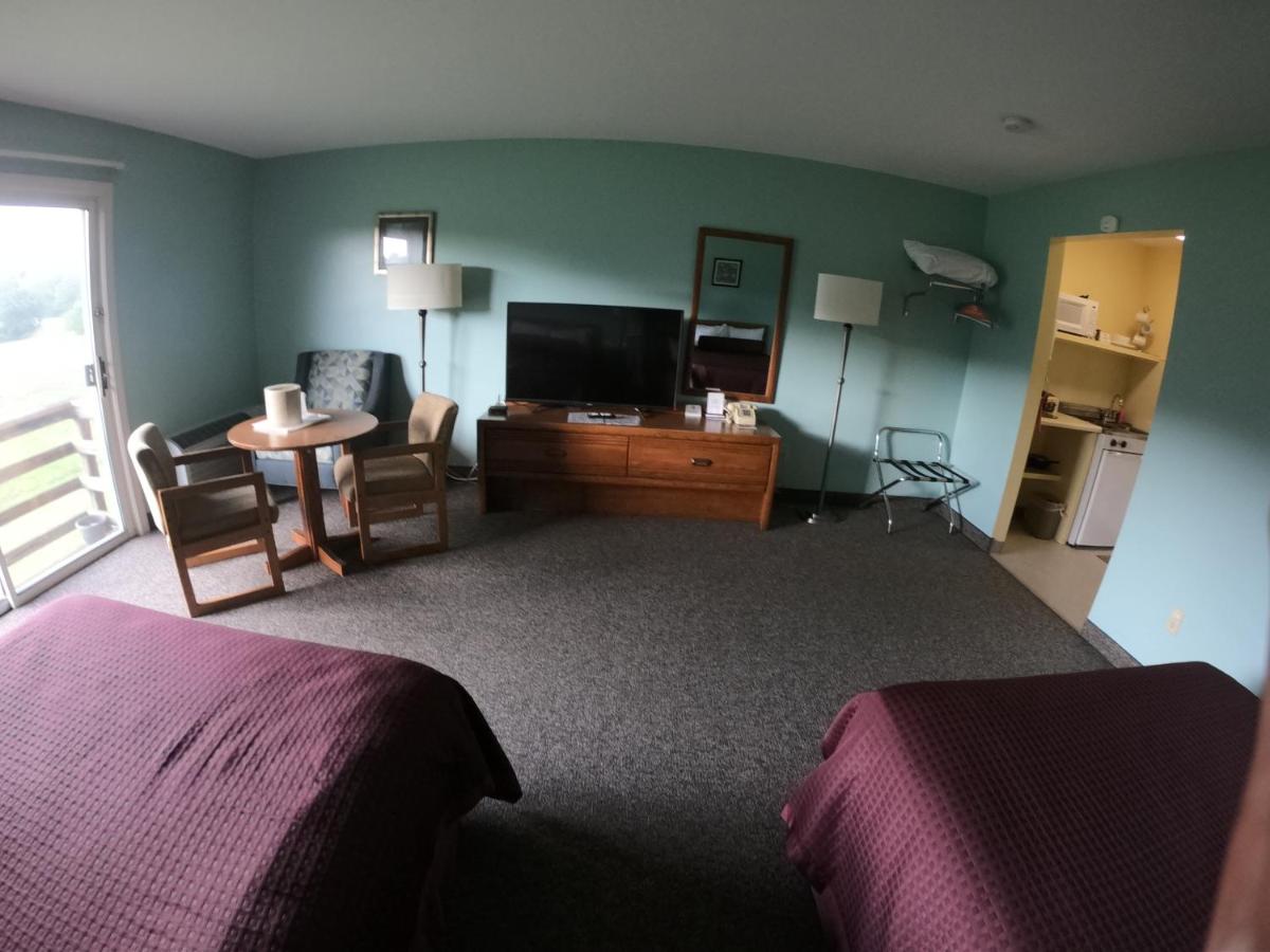 | Copper Lantern Motor Lodge