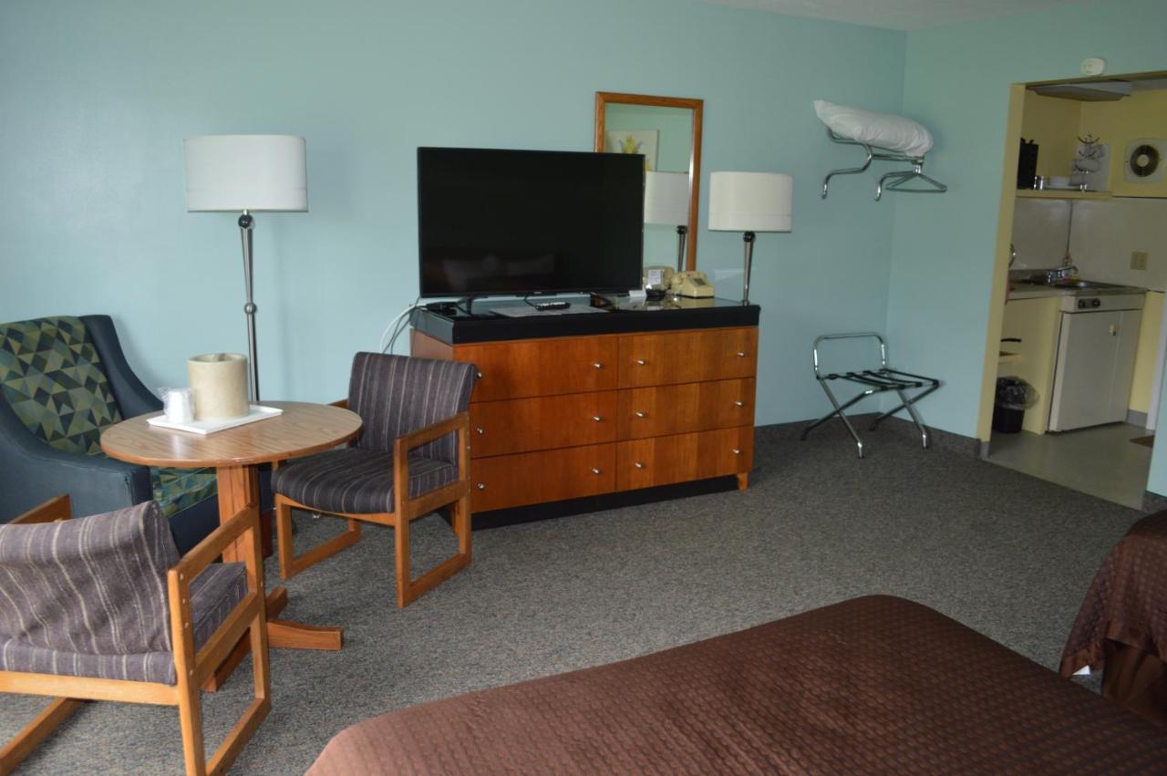| Copper Lantern Motor Lodge