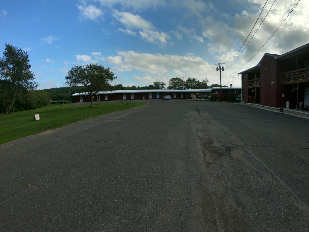 | Copper Lantern Motor Lodge