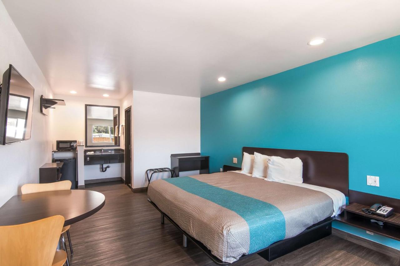  | Motel 6-South El Monte, CA - Los Angeles