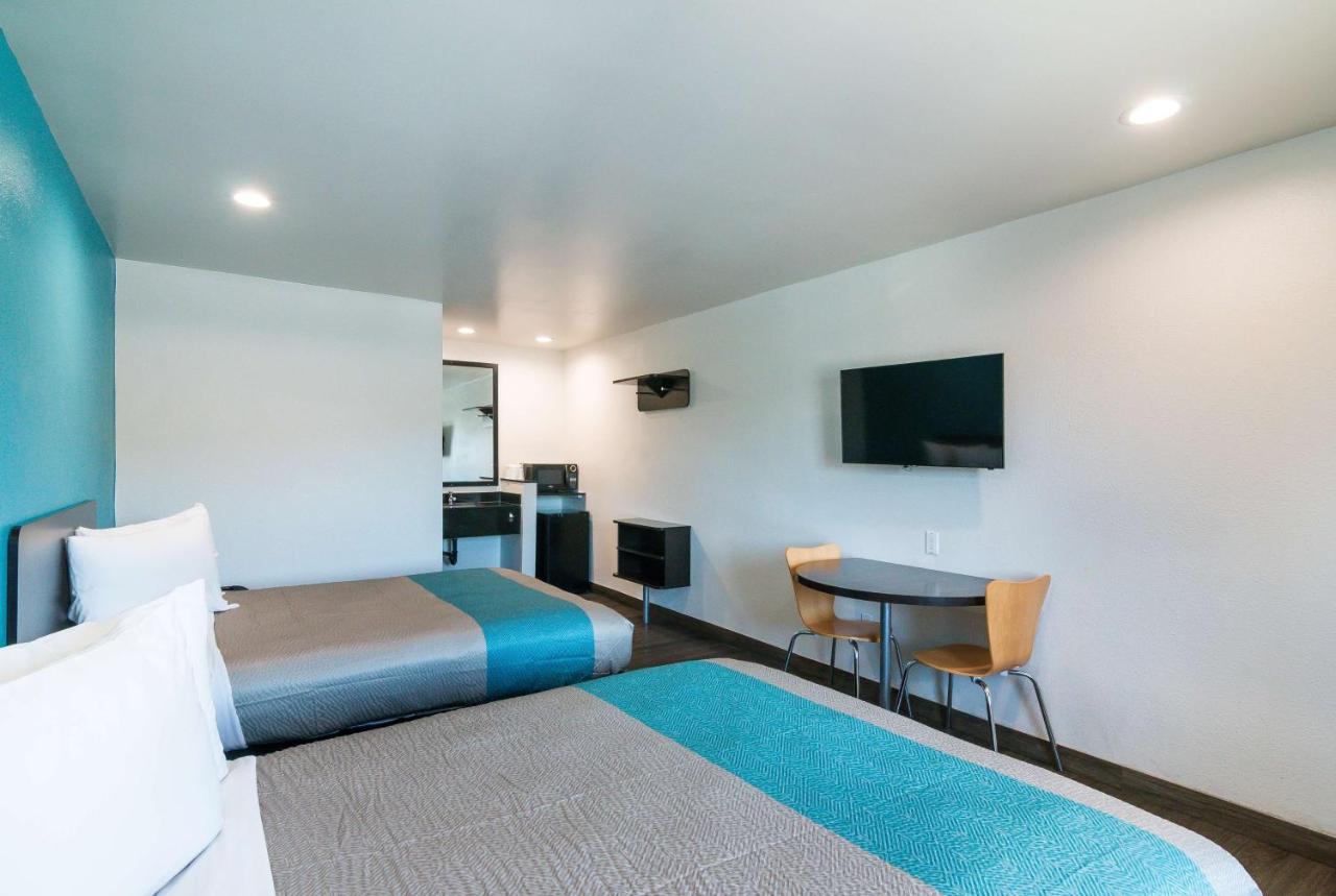 | Motel 6-South El Monte, CA - Los Angeles