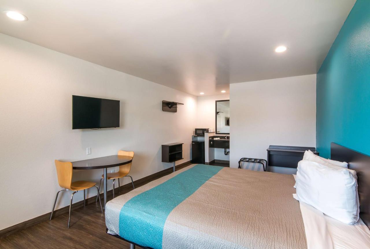 | Motel 6-South El Monte, CA - Los Angeles