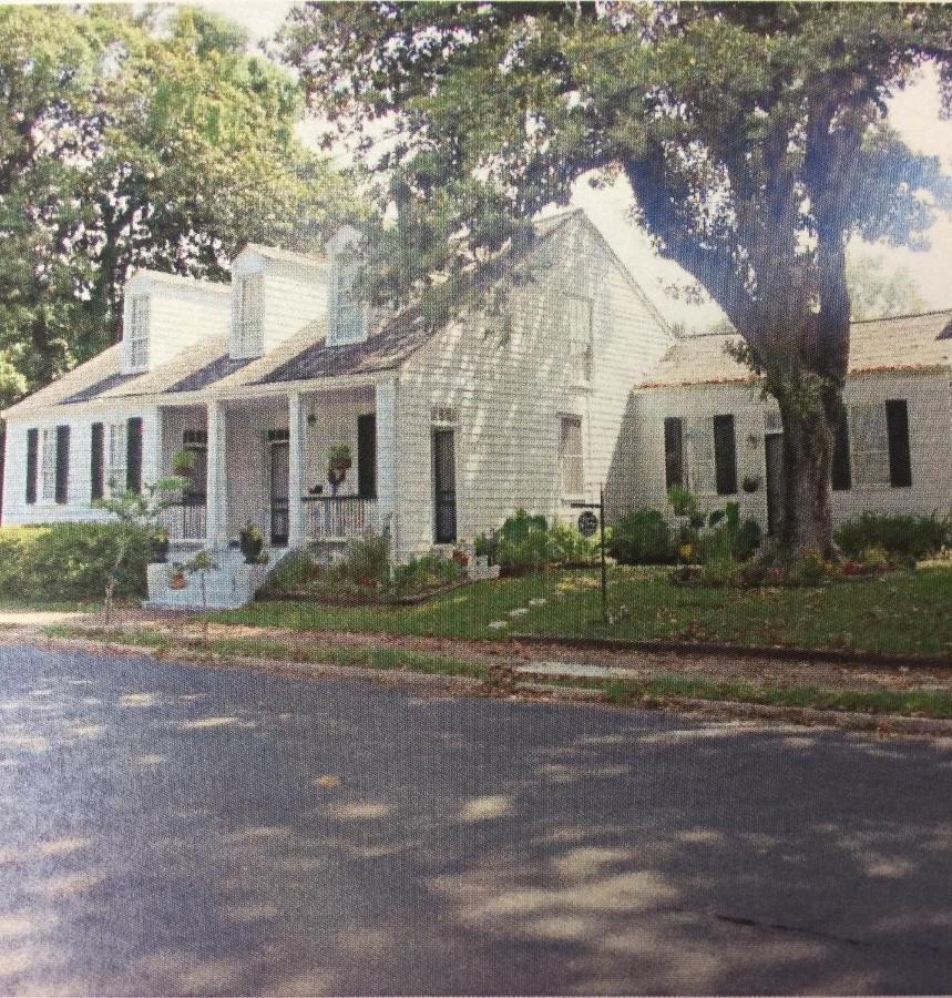  | Magnolia Cottage Bed and Breakfast
