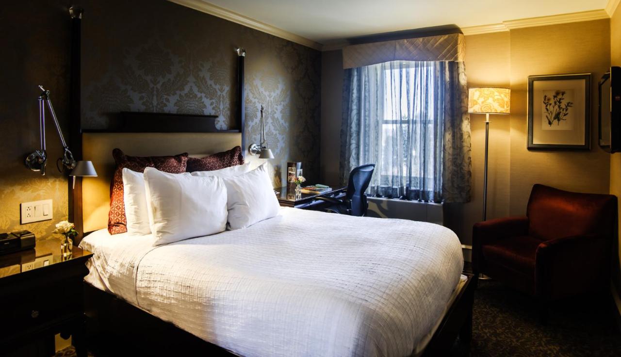 | Chestnut Hill Hotel