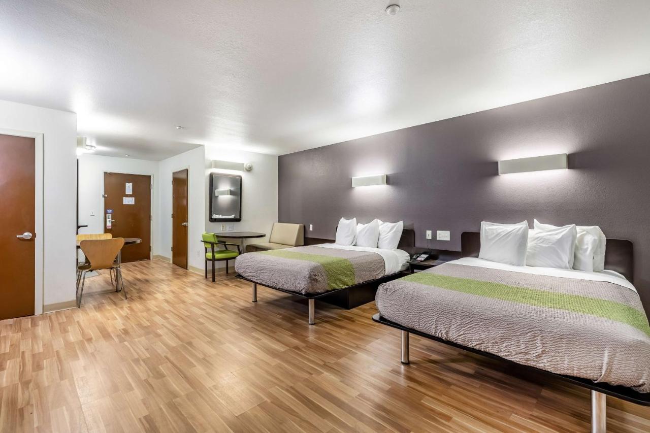 Deluxe Quadruple Room - Non-Smoking at Studio 6 Orange, TX