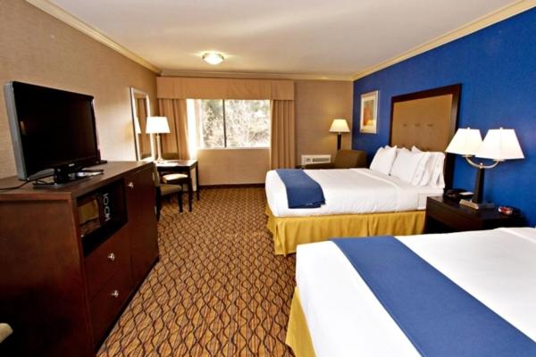 Room Selected at Check-In at Holiday Inn Express Port Hueneme by IHG