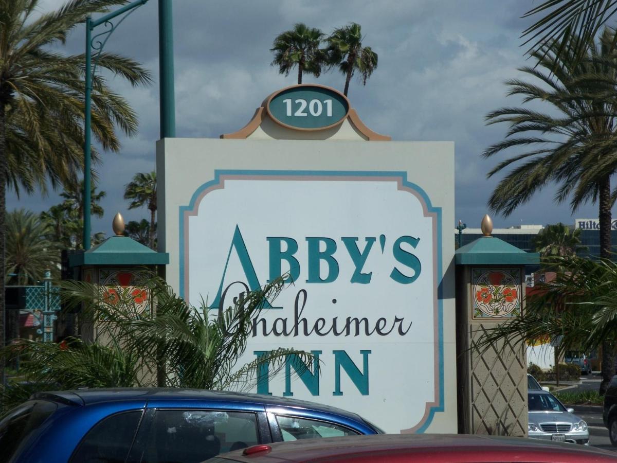  | Abby's Anaheimer Inn - Across Disneyland Park