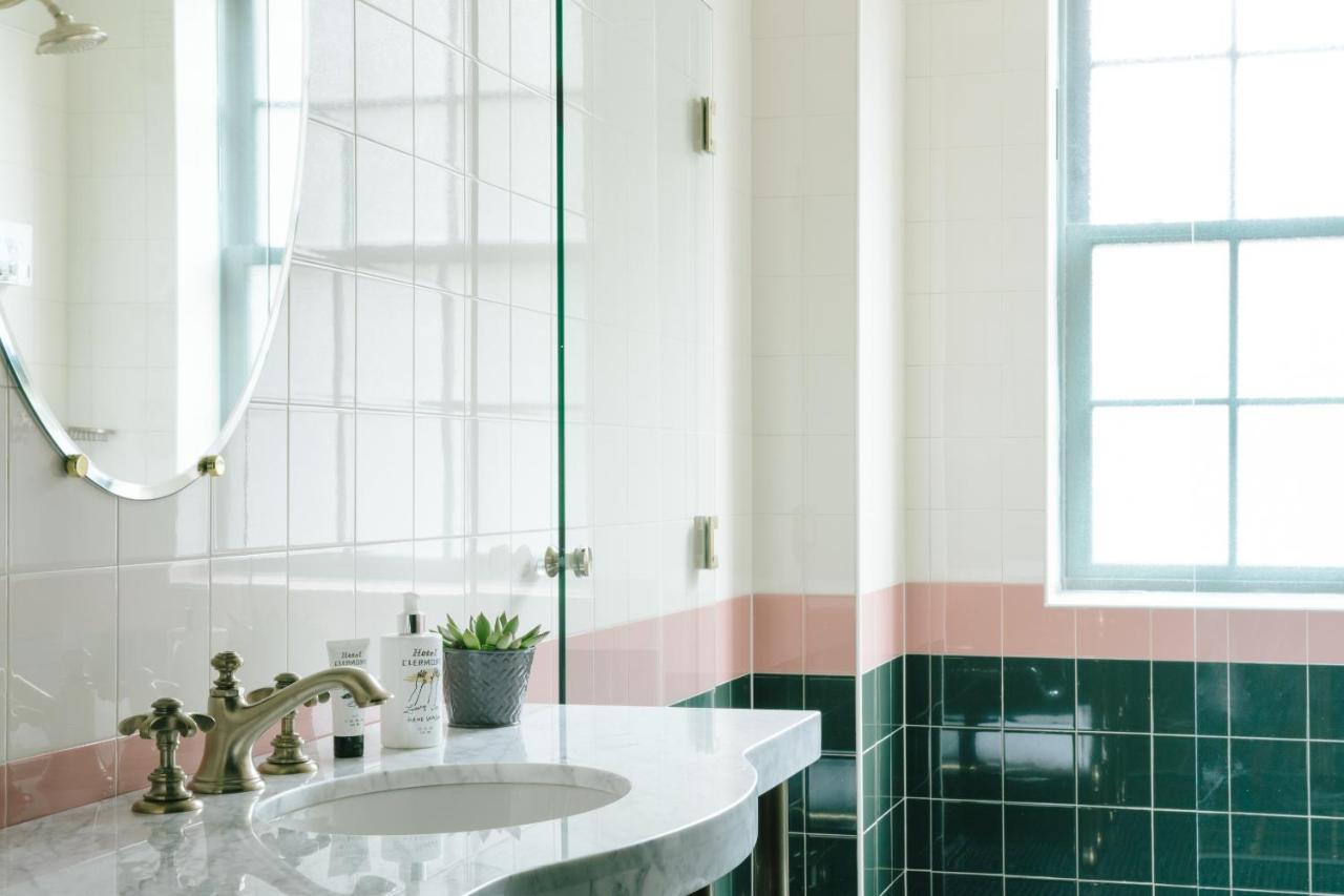 | Hotel Clermont Atlanta, by Oliver