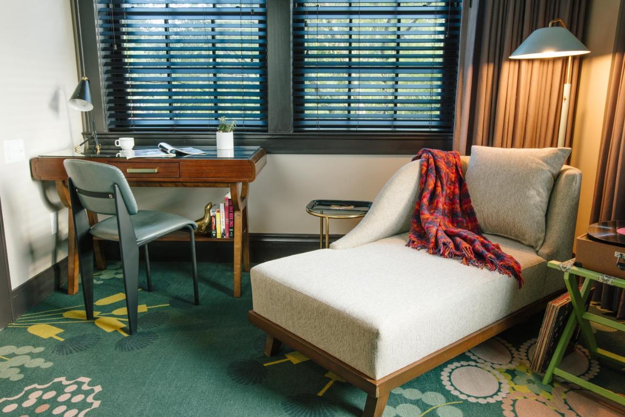 | Hotel Clermont Atlanta, by Oliver