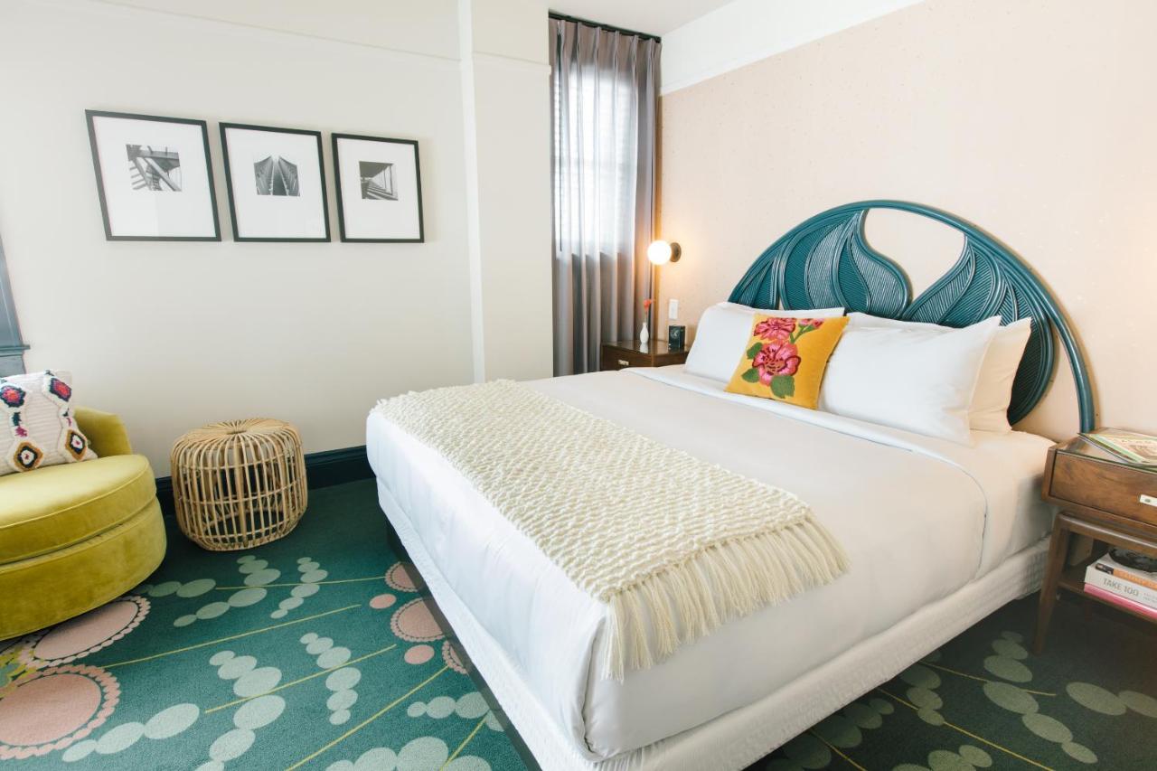 | Hotel Clermont Atlanta, by Oliver