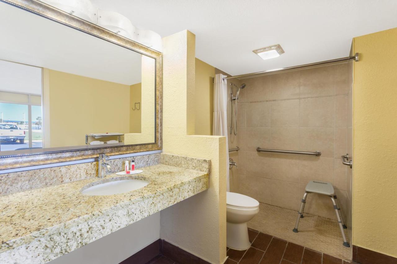  | Days Inn by Wyndham Wildwood I-75