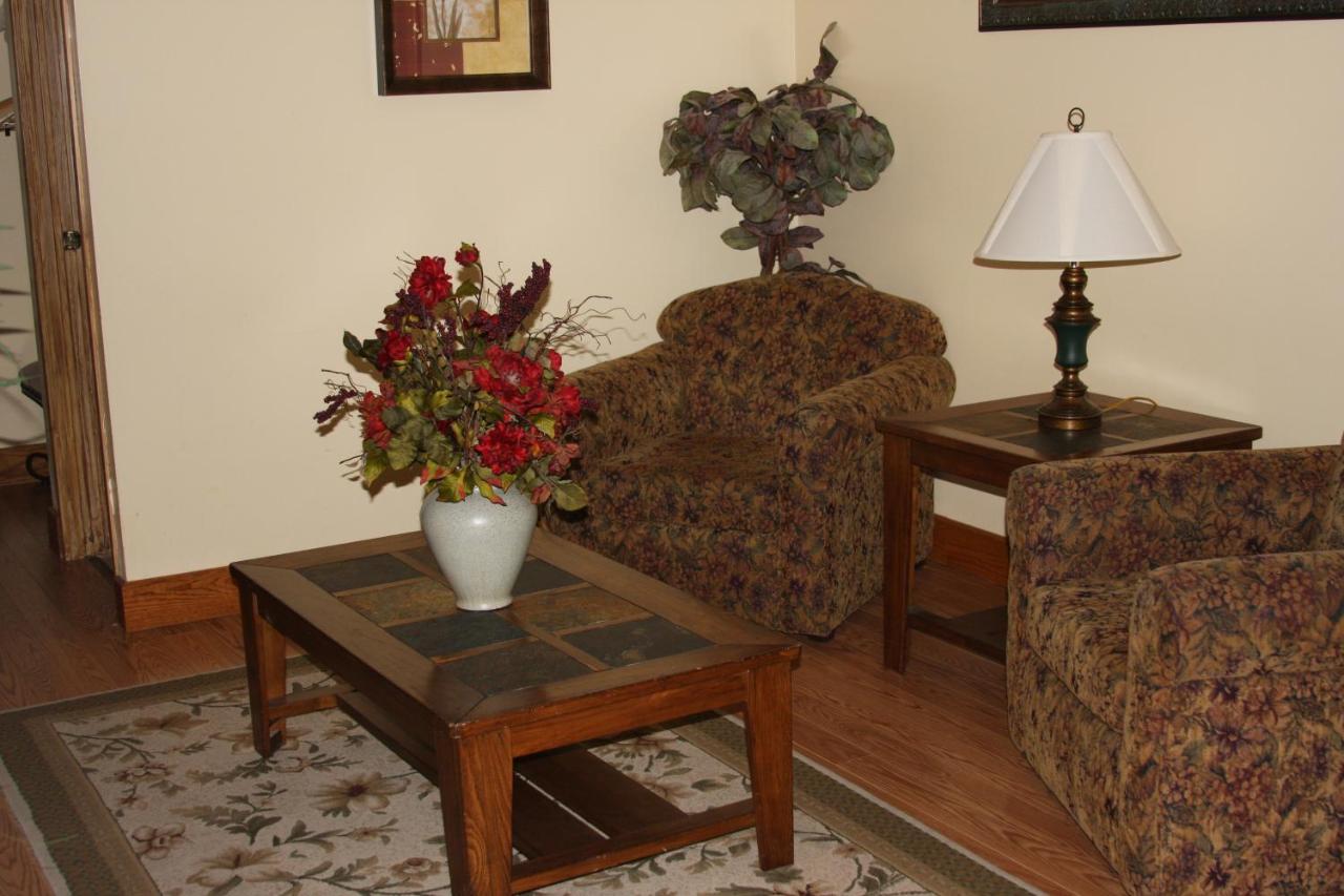  | Gladstone Inn and Suites