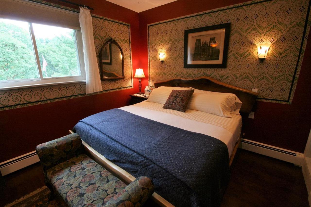 | Alpenhof Bed & Breakfast