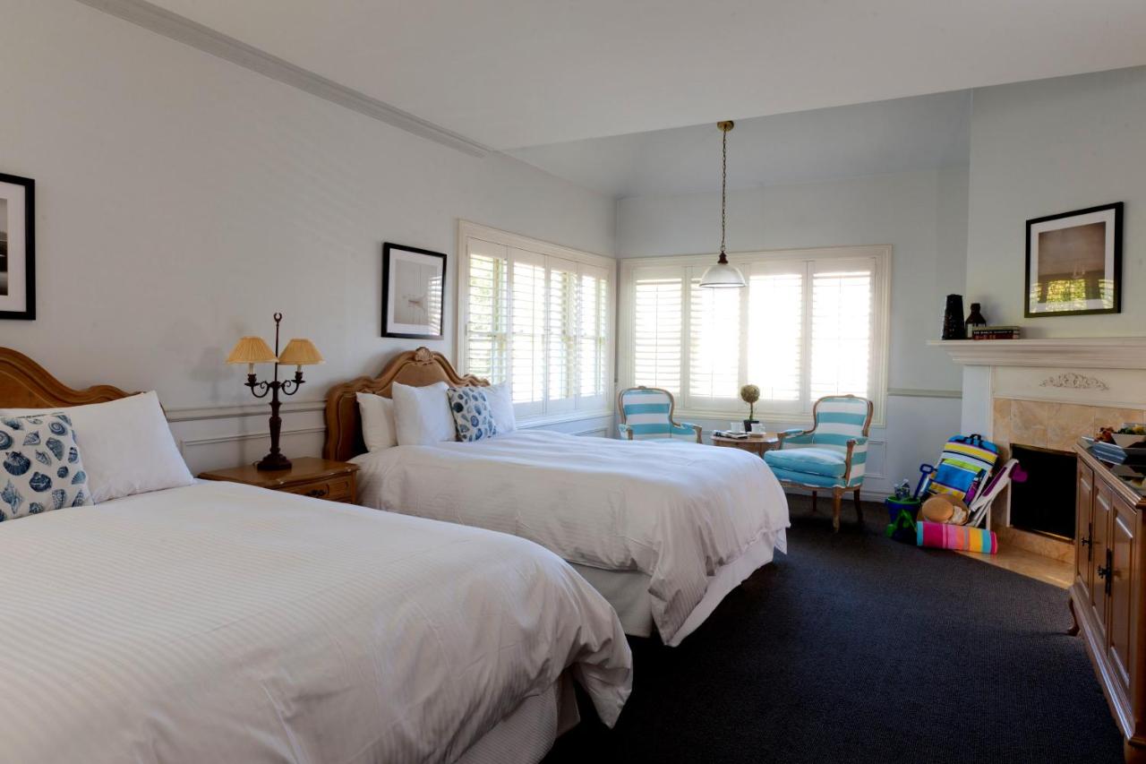 Pacific Edge Double Queen + Balcony at Blue Lantern Inn, A Four Sisters Inn