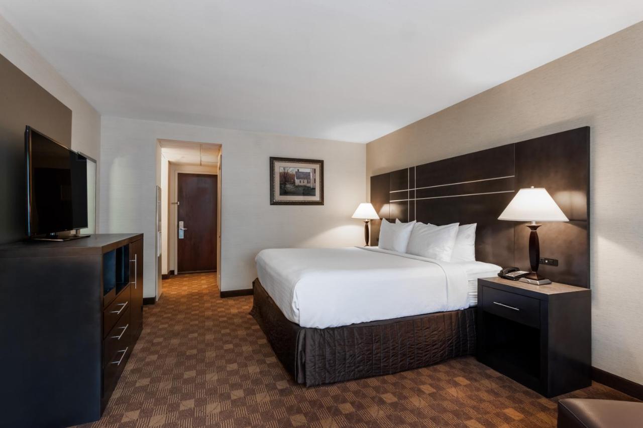 King Room at Wyndham Southbury