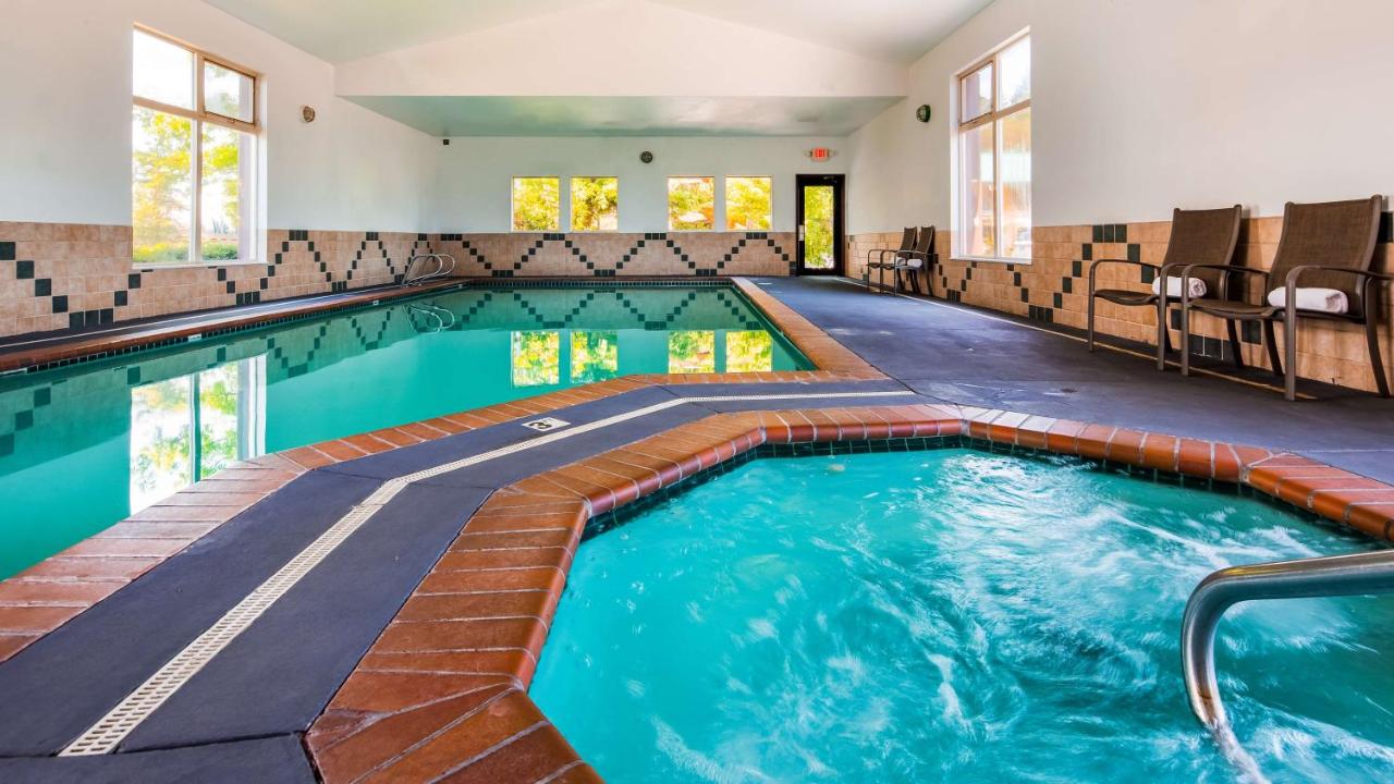 | BEST WESTERN PLUS Hartford Lodge